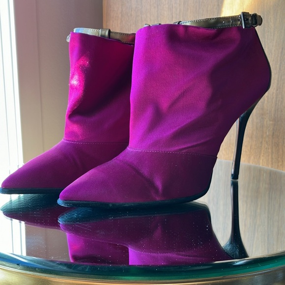 DKNY bootie size 9.5 - Picture 2 of 8